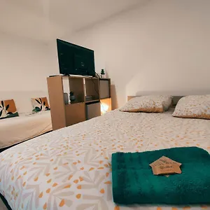  Appartement Avec Clim Et Terrasse Proche Du Centre D'avignon